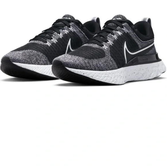 - Nike react infinity flyknit size women 11.5 black and white .Unisex men’s 9.5 - Picture 3 of 15